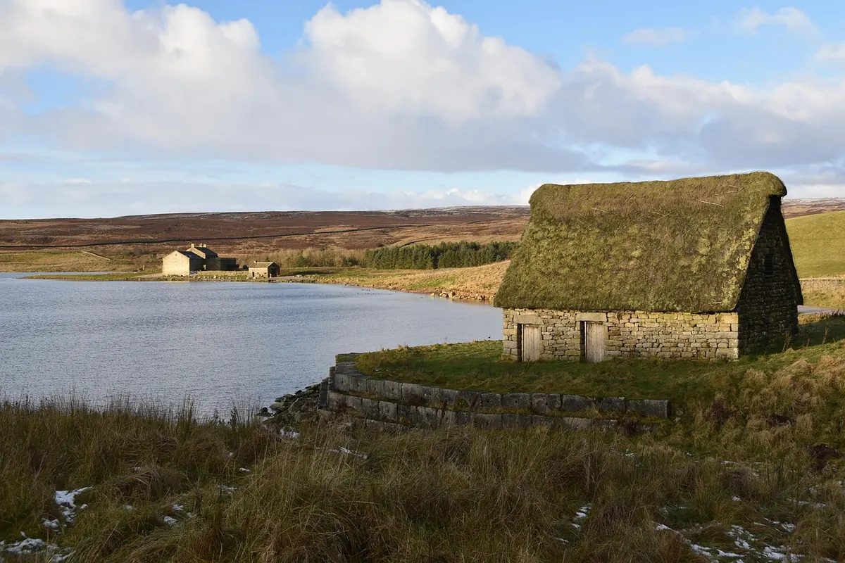 Storytelling in the UK: 8 Places That Inspire Tales (From Cornwall to the Scottish Highlands)