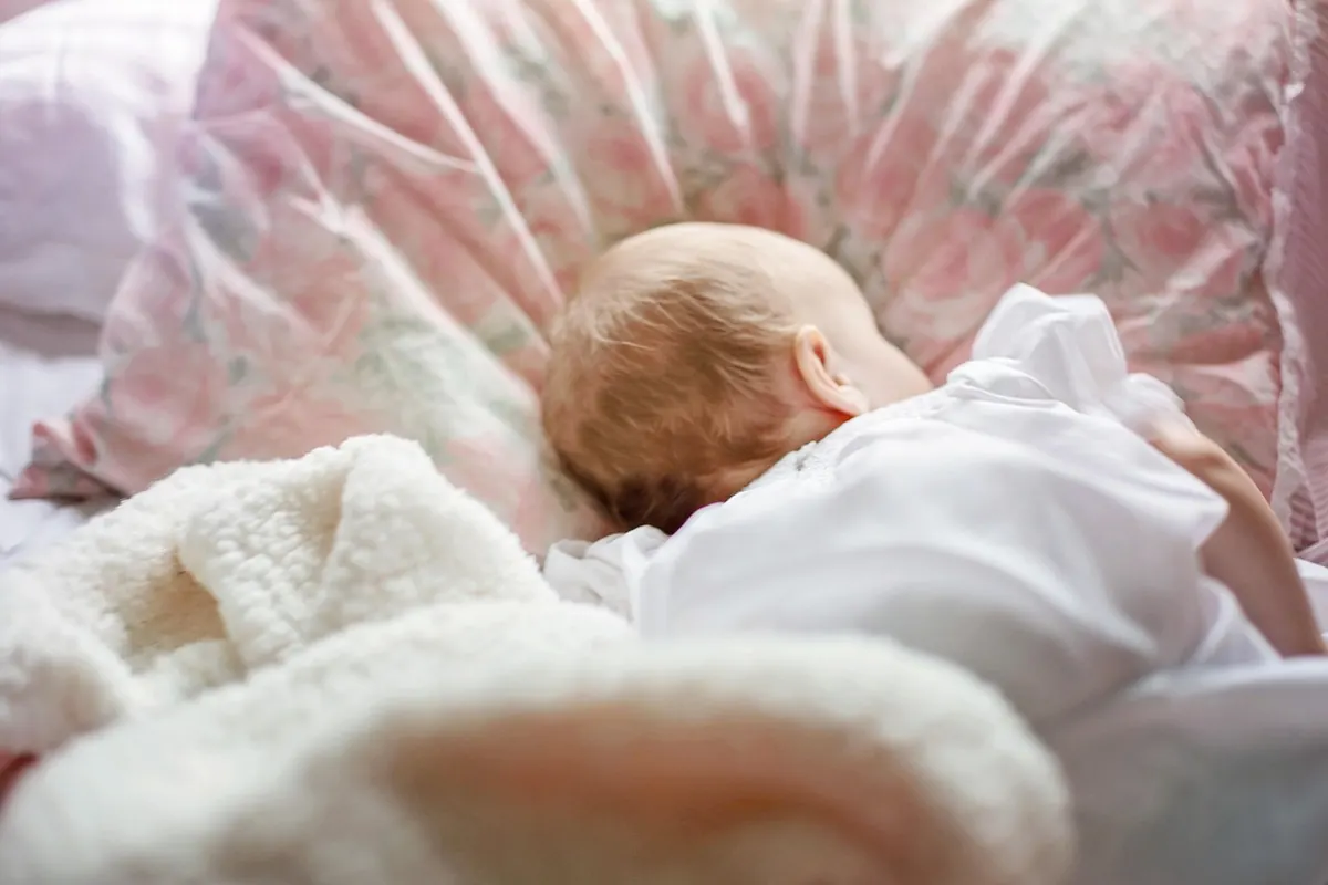 The Ultimate Bedtime Story Checklist: 10 Elements for a Calm Night's Sleep