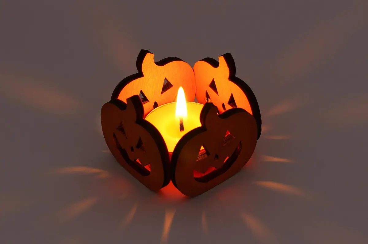Writing Spooky Stories for Autumn Nights: A UK Seasonal Guide